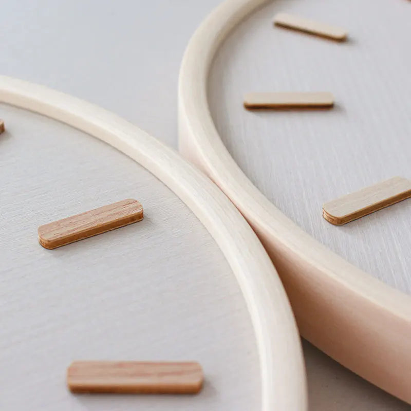 Horloge murale bois clair zen