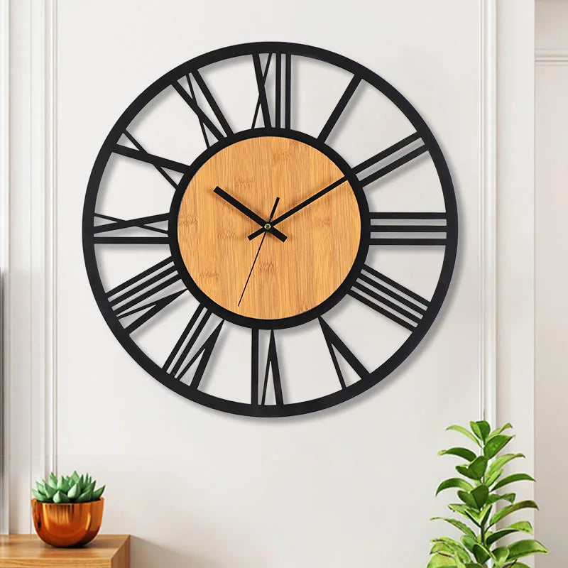 Horloge murale en fer noir