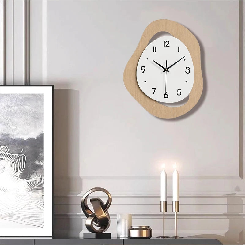 Horloge murale originale asymétrique
