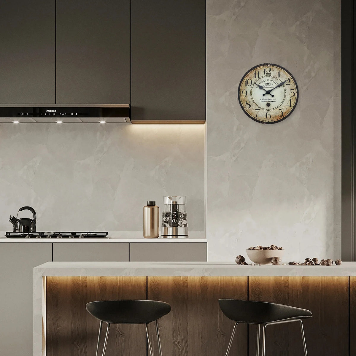 Ancienne horloge murale en bois