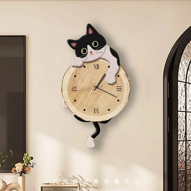 Horloge murale félin rondin animé