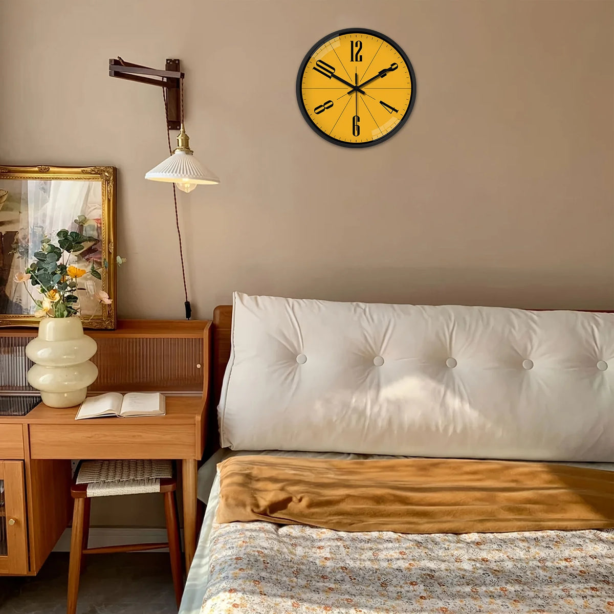 Horloge murale originale jaune