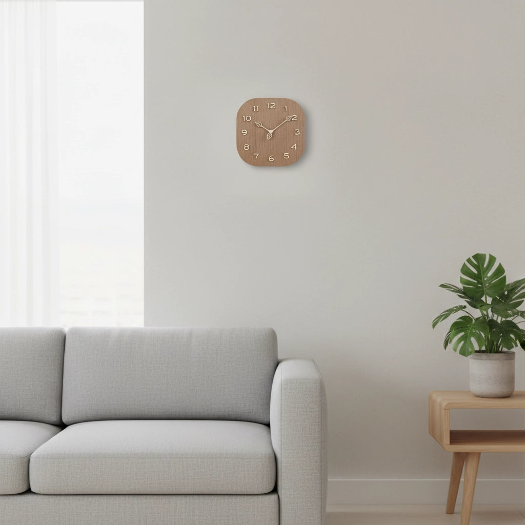 Horloge murale carrée bois Image