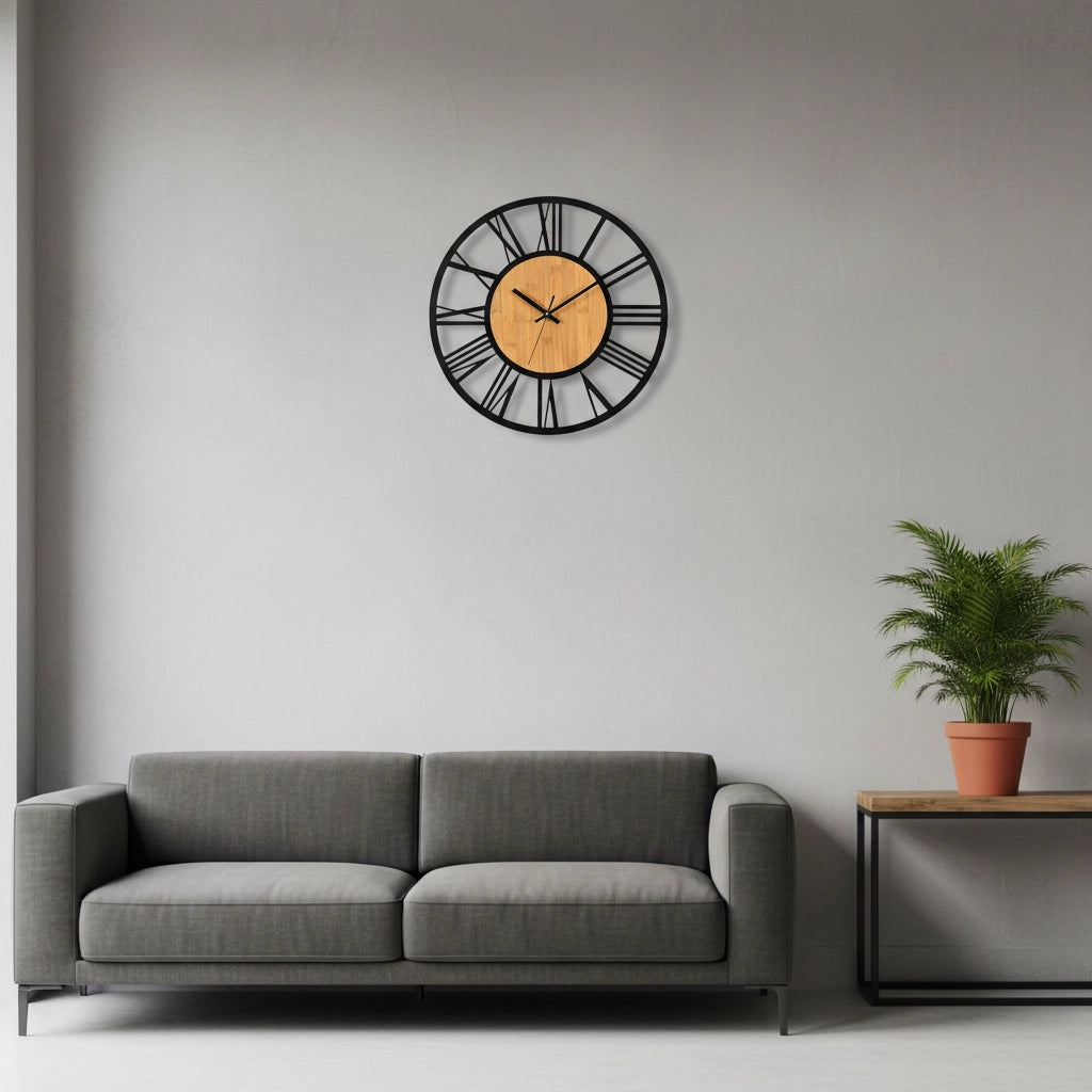 Horloge murale en fer noir Image