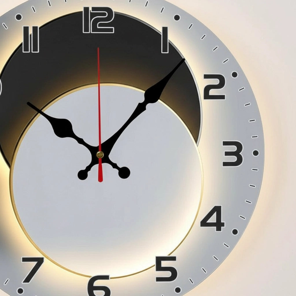 Horloge murale lune dorée silencieuse