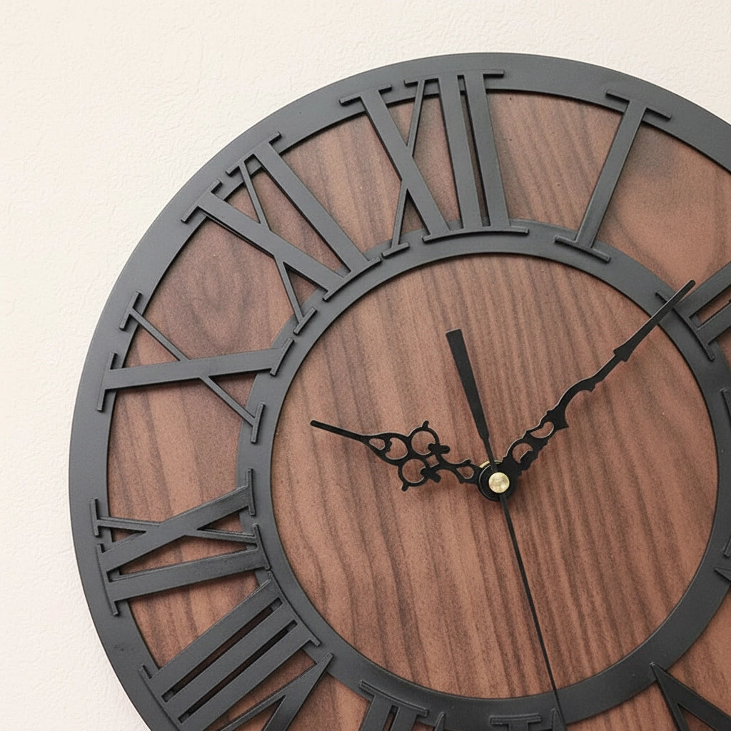 Horloge murale marron noire