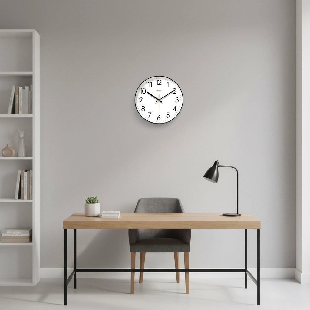 Horloge murale moderne pour salon Image