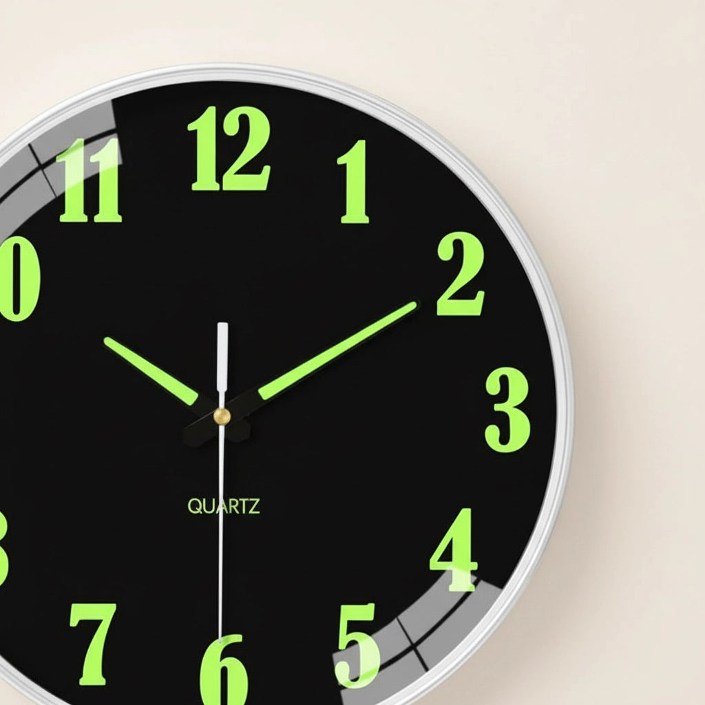 Horloge murale silencieuse luminescente 20 cm Image